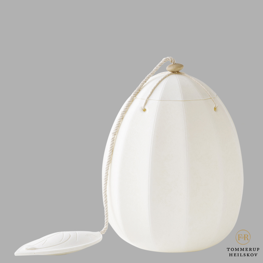 Billede af Beyond-urne. Bedemand Sara Savannah fra Merkaba-bedemand