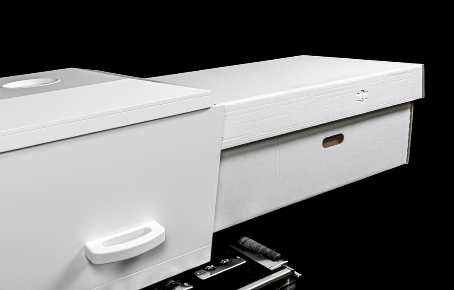 Green Goodbye inder- og yderkiste. Bedemand Sara Savannah fra Merkaba-bedemand i Aalborg.